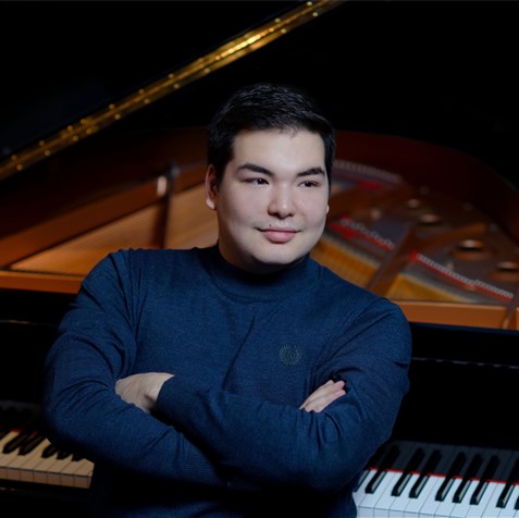 Alim Beisembayev, piano