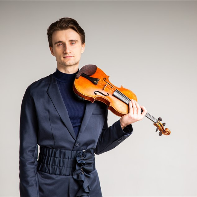 Roberts Balanas, violin